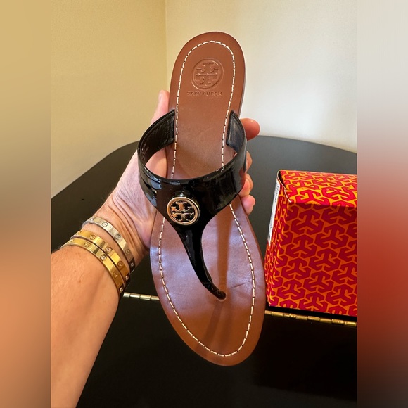 NWT Authentic Rare Luxury Minimalist Tory Burch Black Patent Cameron Thong - Picture 15 of 17